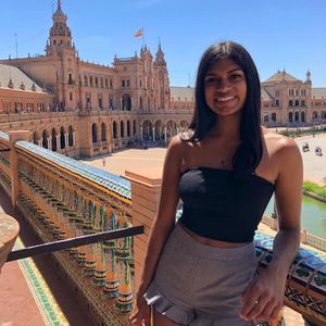 Meet your Posher, Reena